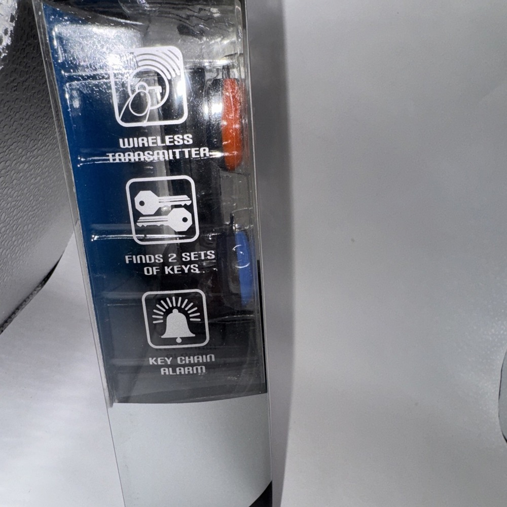 SmartGear Wireless Remote Key Finder Locator (Dual Set) - Picture 4 of 4